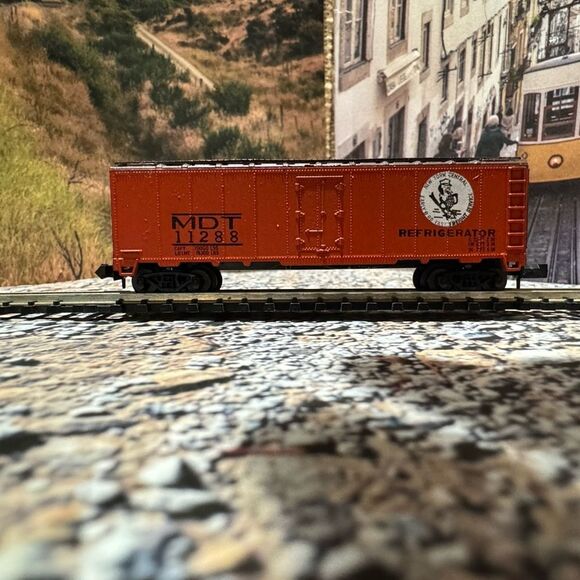 N Scale Atlas New York Central Reefer Car - Picture 1 of 7